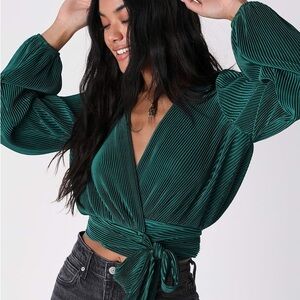 Lulu’s Tie Voltage Emerald Green Plisse Long Sleeve Wrap Top Large NEW
